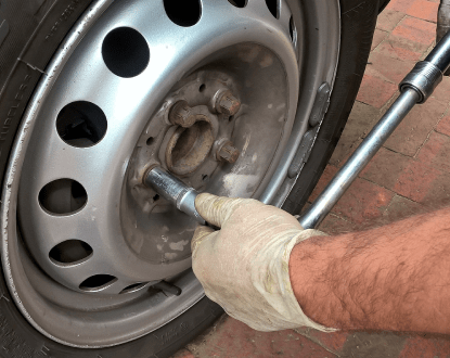 MOBILE TIRE CHANGE